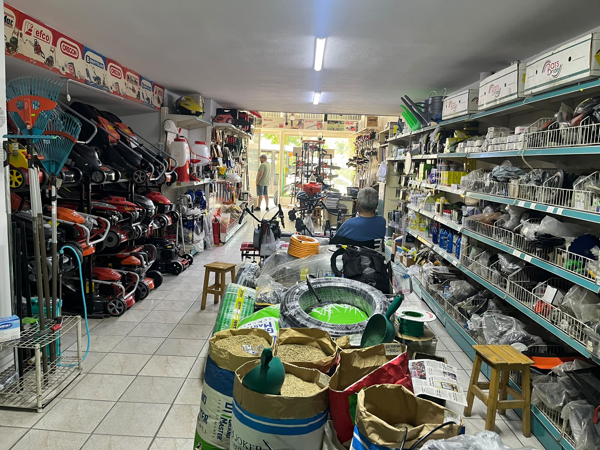 Başak Tarım Market mağaza içi genel görünüm